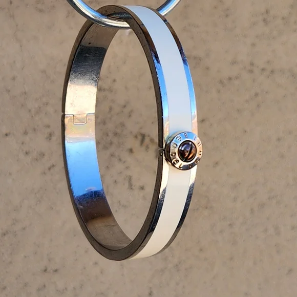 Henri Bendel White Enamel & Silver Bangle - Picture 5 of 11